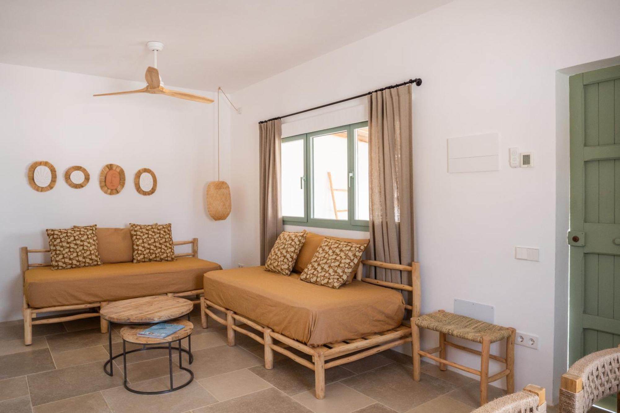 Apartamentos Punta Rasa Cala Saona Luaran gambar